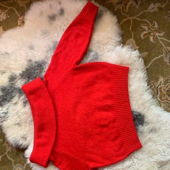 Sweater - Picture 4 of 5